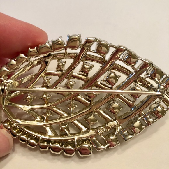 Vintage Coro Crystal Collector Silver Leaf Brooch - Picture 4 of 8